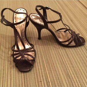 BCBG Girls Heels sz 7B brown T-strap BCBGeneration